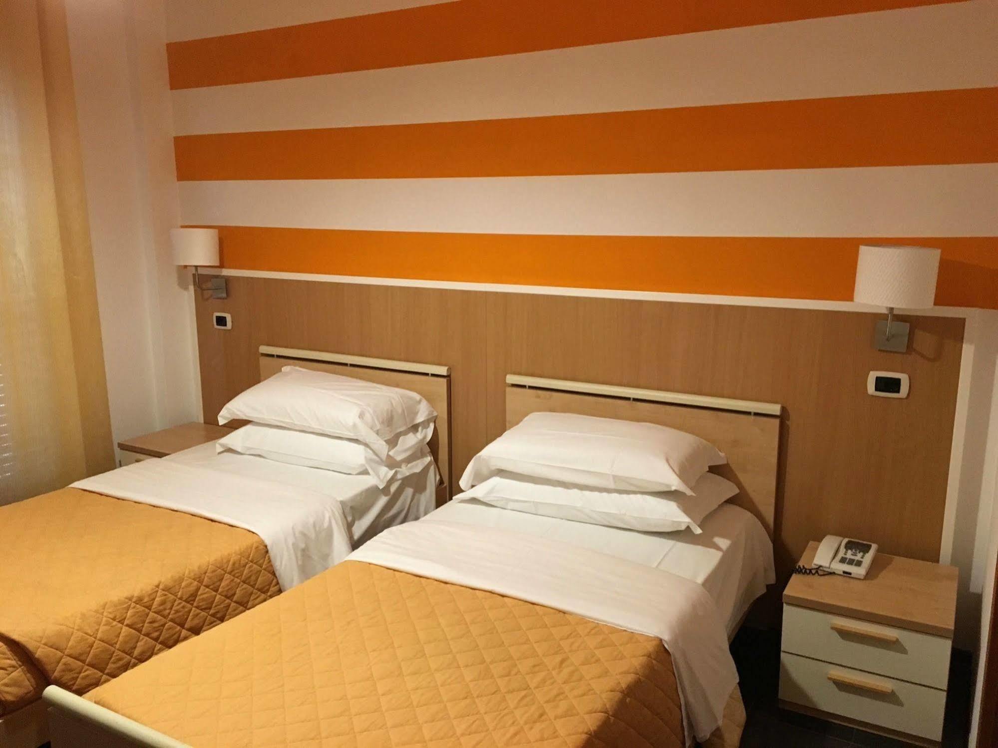 Twelve Hotel Moncalieri Quarto foto