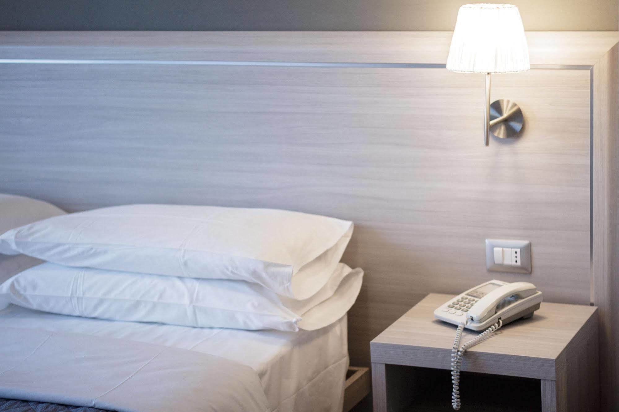 Twelve Hotel Moncalieri Quarto foto